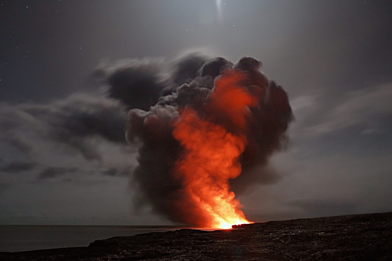 ハワイ火山国立公園（Pixabay / doctor-a）