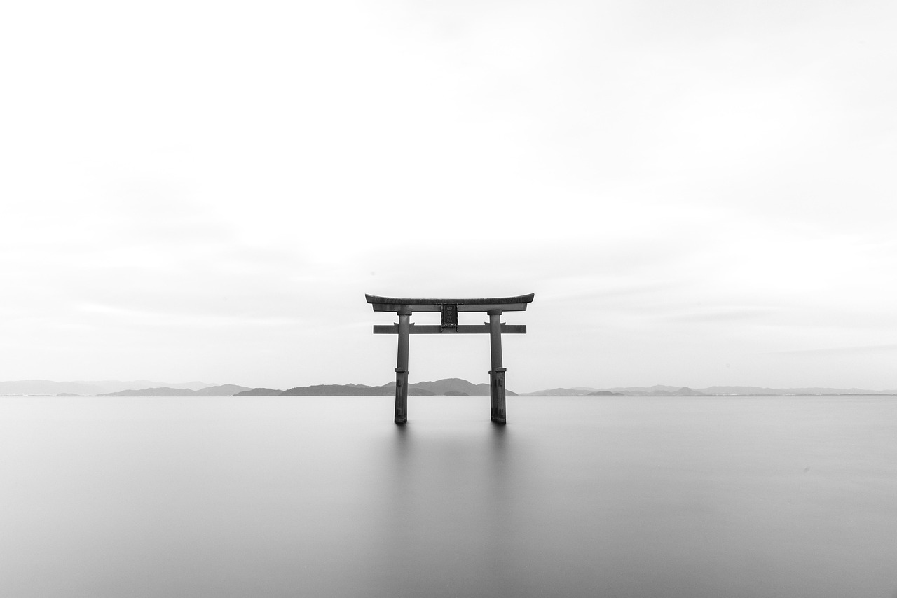 厳島神社（Pixabay / JordyMeow）