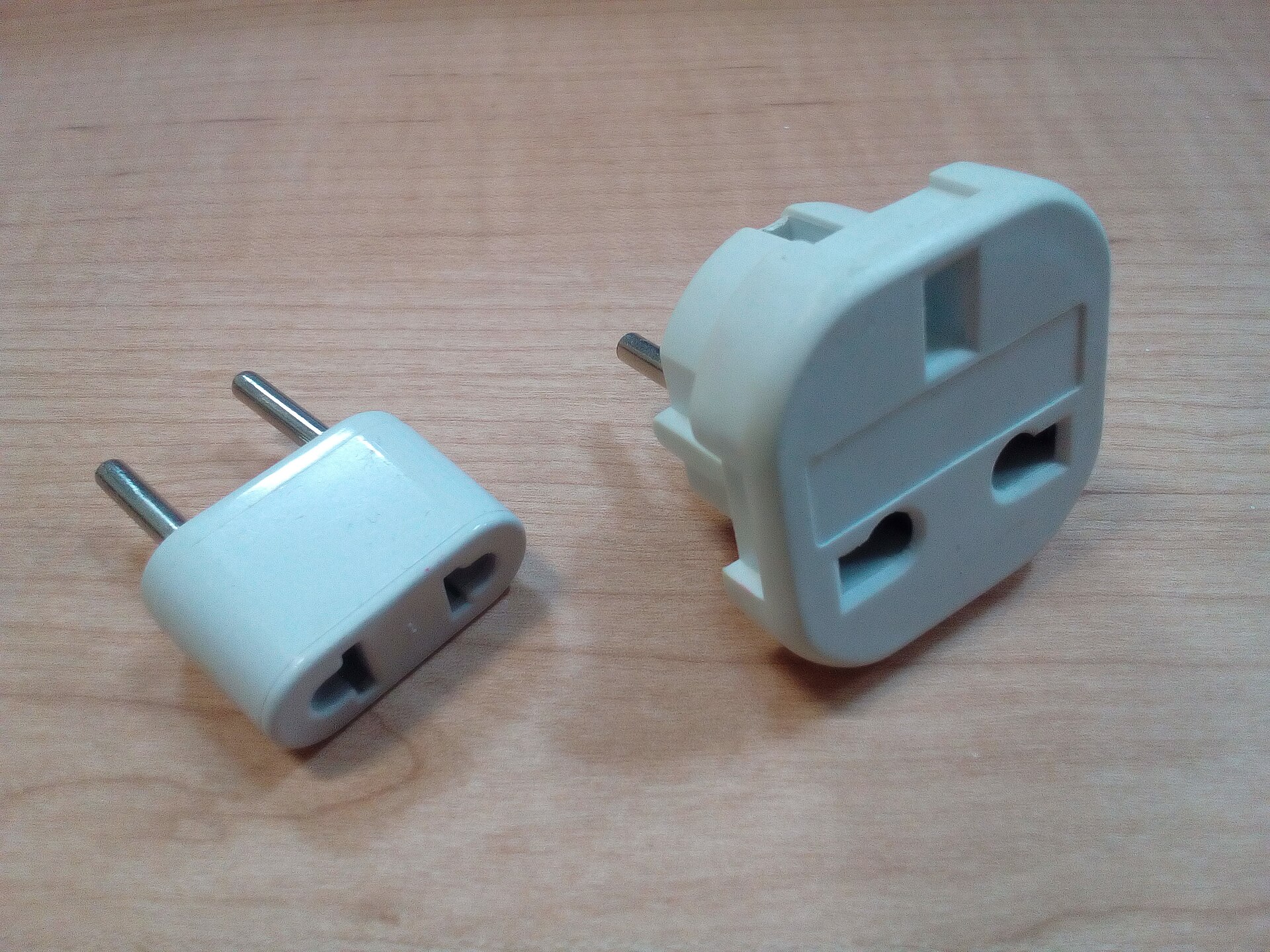 travel adapter plug